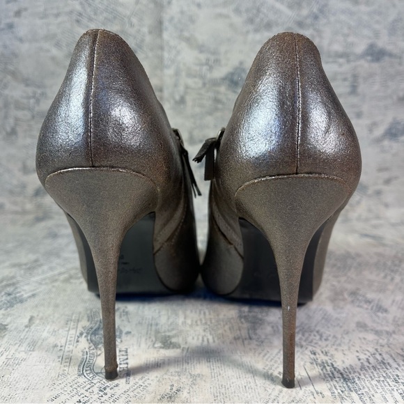 Elizabeth and James Open Toe Ruffled Front Zipper Trim - Picture 6 of 13